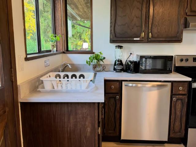 For Rent 1 Bedroom Shared Living/roommate Burnaby Burnaby DLS99488049