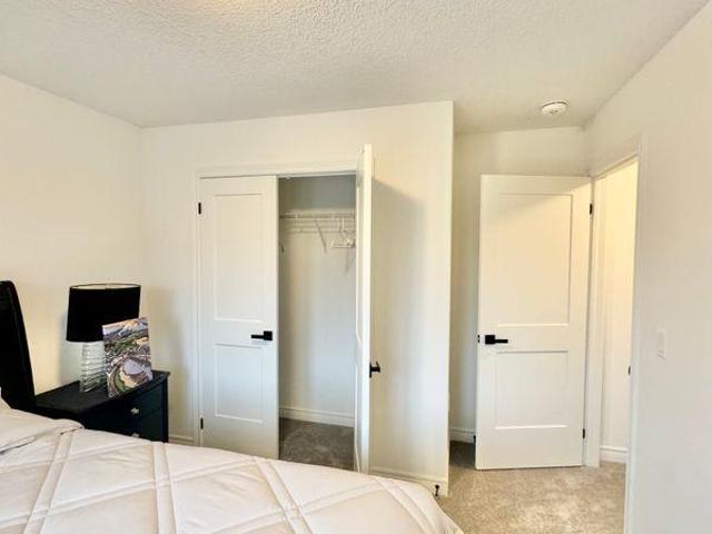 For Rent 1 Bedroom Shared Living/roommate Collingwood ON DLS96645043