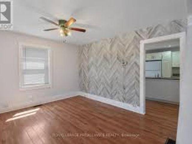 For Rent 1 Bedroom Shared Living/roommate Delhi ON DS91232725