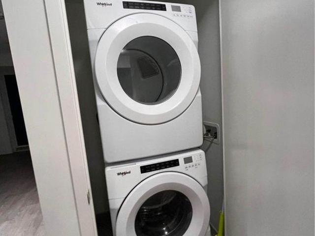 For Rent 1 Bedroom Shared Living/roommate Richmond Hill ON DLS96649083