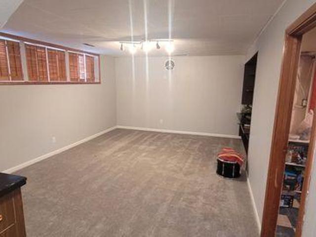 For Rent 1 Bedroom Shared Living/roommate Saskatoon SK DS96645283