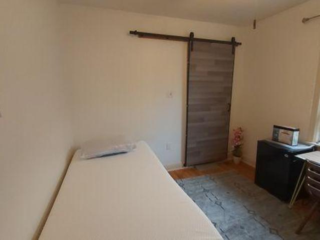 For Rent 1 Bedroom Shared Living/roommate Toronto ON DS96647167