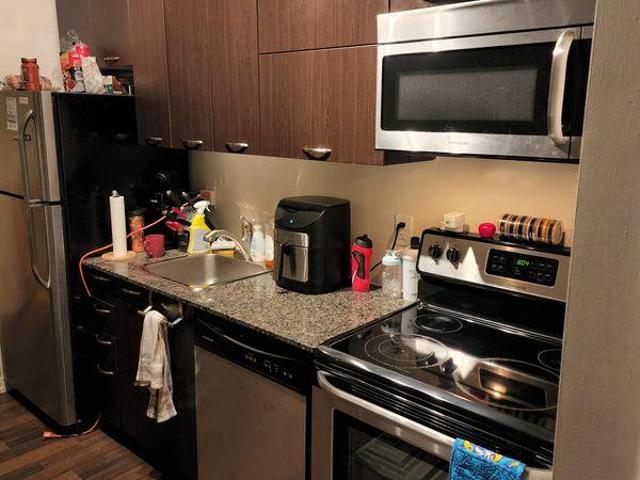 For Rent 1 Bedroom Shared Living/roommate Toronto ON DS96647253