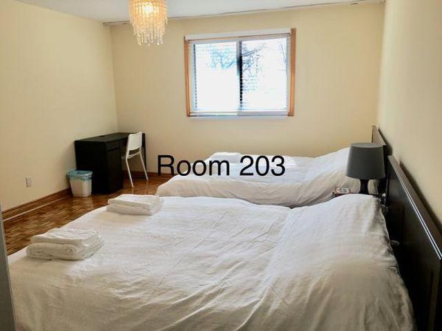 For Rent 1 Bedroom Shared Living/roommate Toronto ON DS96649192