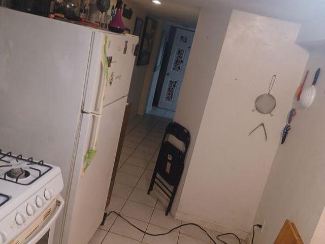 For Rent 1 Bedroom Shared Living/roommate Toronto ON DS97416685