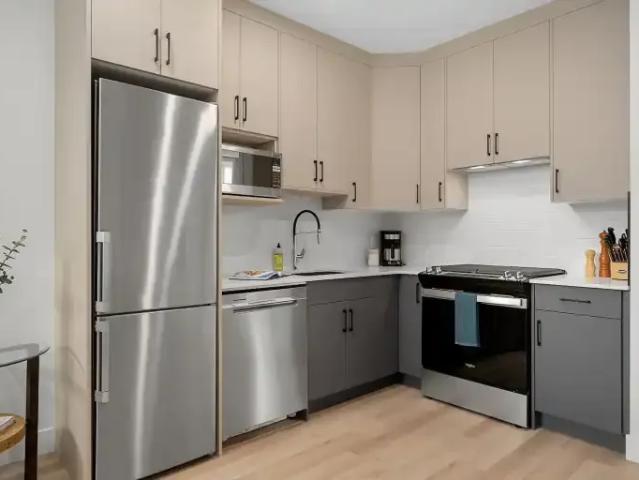 For Rent 1 Bedroom Townhouse Calgary AB DS104181183