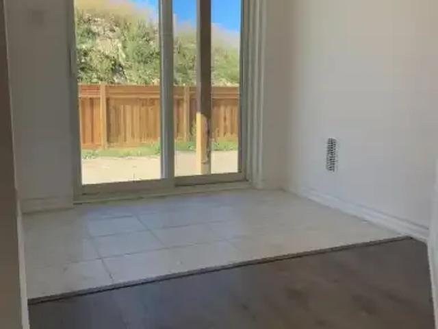 For Rent 1 Bedroom Townhouse Richmond Hill ON DS101186340