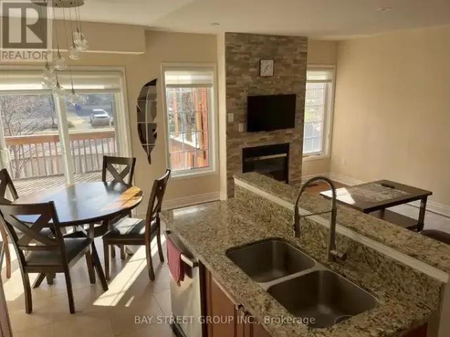 For Rent 1 Bedroom Townhouse Richmond Hill ON DS105226674