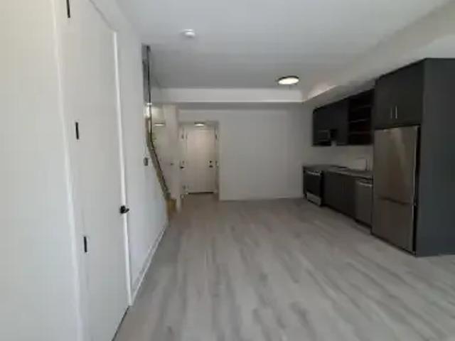 For Rent 1 Bedroom Townhouse St. Catharines ON DS104794782