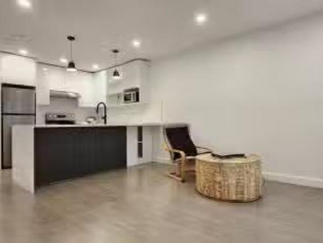 For Rent! 1 BR 8428 Av. Papineau, Montréal Ahuntsic Cartiervi.