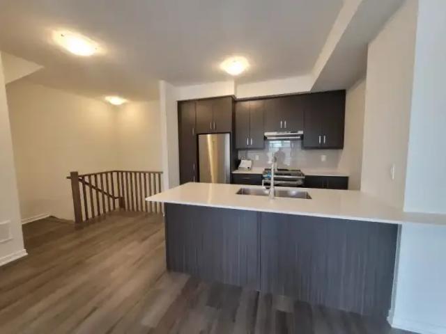 For Rent 1.5 Bedroom Apartment Vaughan ON DS103322280