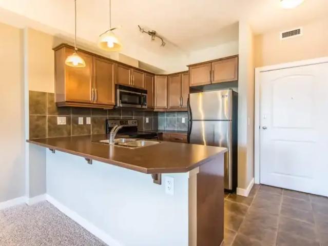 For Rent 1.5 Bedroom Condo Calgary AB DS104183055