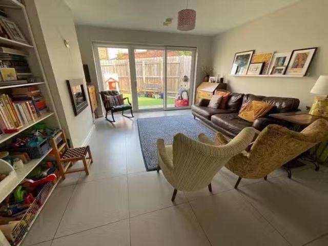 Just in! 1a Belmont Avenue