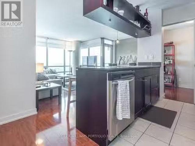 Cheap 2008 81 Navy Wharf Court, Toronto, ON, M5V 3S2 lease.