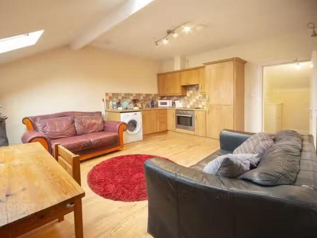 Cozy 22d Magdala Street