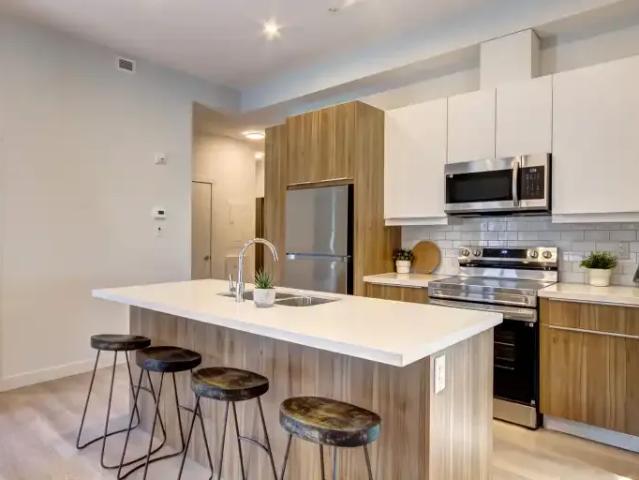 For Rent 2 Bedroom Condo Calgary AB DLS102518768