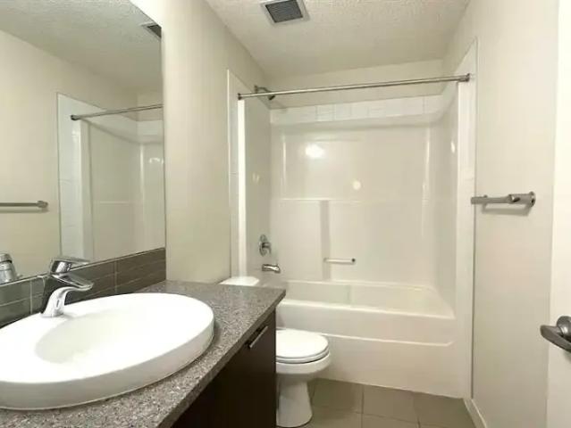 For Rent 2 Bedroom Condo Calgary AB DLS104183088