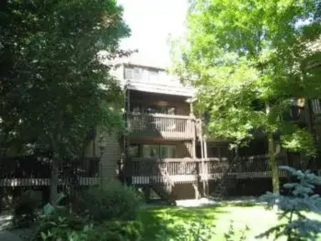 For Rent 2 Bedroom Condo Calgary AB DS100631083