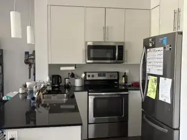 For Rent 2 Bedroom Condo Calgary AB DS102052462