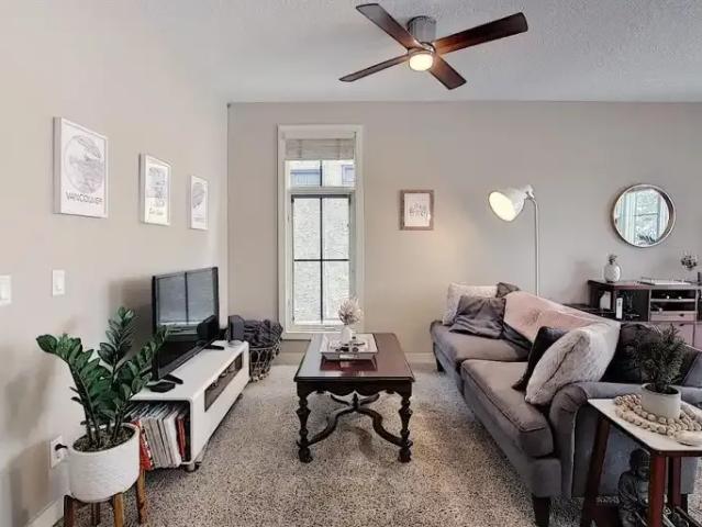 For Rent 2 Bedroom Condo Calgary AB DS102658566