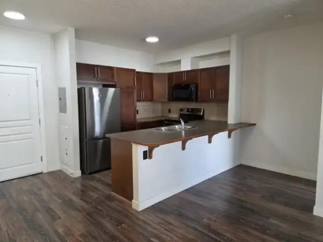 For Rent 2 Bedroom Condo Calgary AB DS102846173