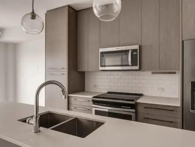 For Rent 2 Bedroom Condo Calgary AB DS102883526