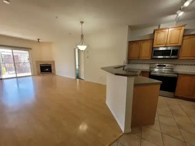 For Rent 2 Bedroom Condo Calgary AB DS103215831