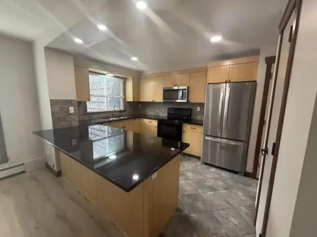 For Rent 2 Bedroom Condo Calgary AB DS103395625