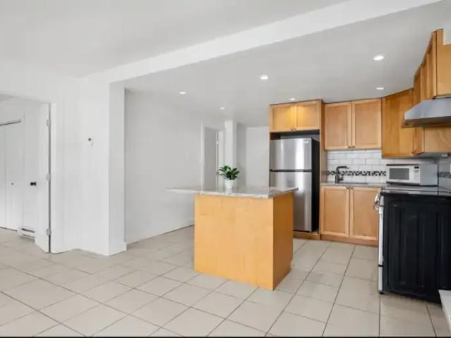 For Rent 2 Bedroom Condo Calgary AB DS103301205