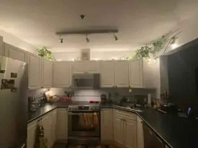 For Rent 2 Bedroom Condo Calgary AB DS103739820