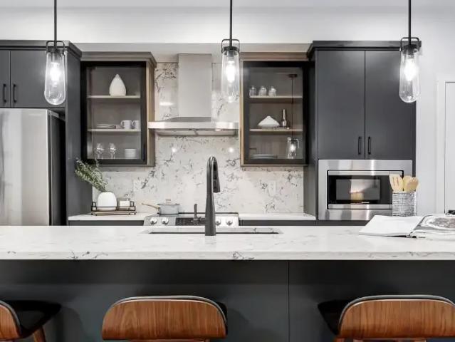 For Rent 2 Bedroom Condo Calgary AB DS103840247
