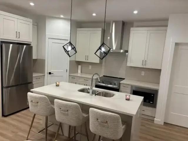 For Rent 2 Bedroom Condo Calgary AB DS104179373