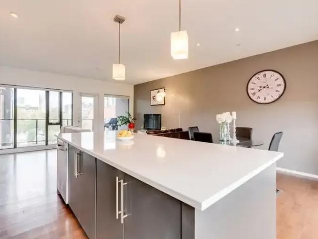 For Rent 2 Bedroom Condo Calgary AB DS104180282