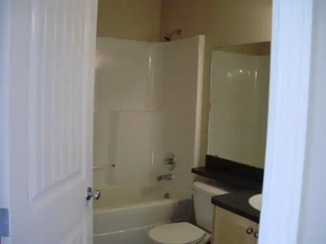 For Rent 2 Bedroom Condo Calgary AB DS104180348