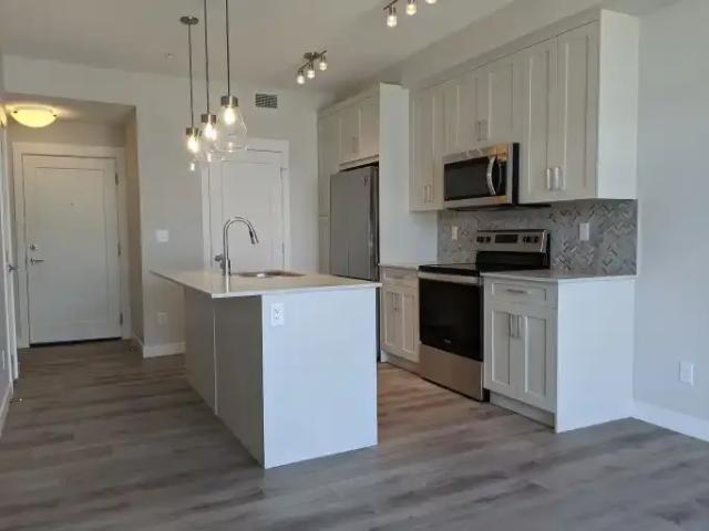 For Rent 2 Bedroom Condo Calgary AB DS104180337