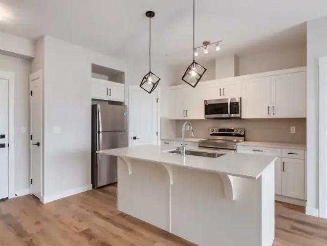 For Rent 2 Bedroom Condo Calgary AB DS104181077
