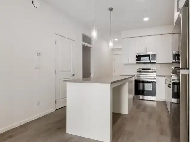 For Rent 2 Bedroom Condo Calgary AB DS104181685