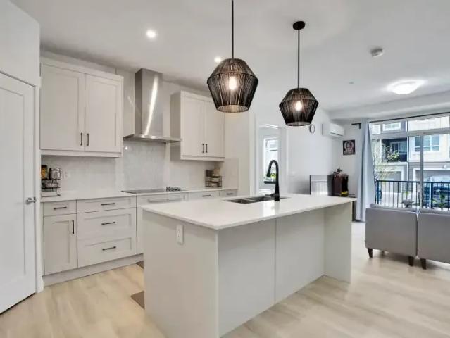For Rent 2 Bedroom Condo Calgary AB DS104182041