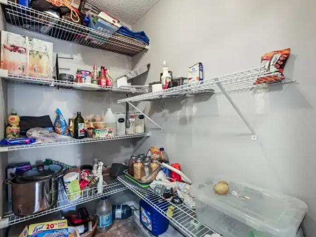 For Rent 2 Bedroom Condo Calgary AB DS104182539