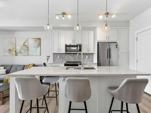 For Rent 2 Bedroom Condo Calgary AB DS104224413