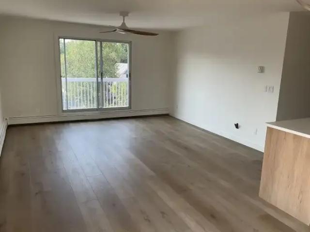For Rent 2 Bedroom Condo Calgary AB DS104434228