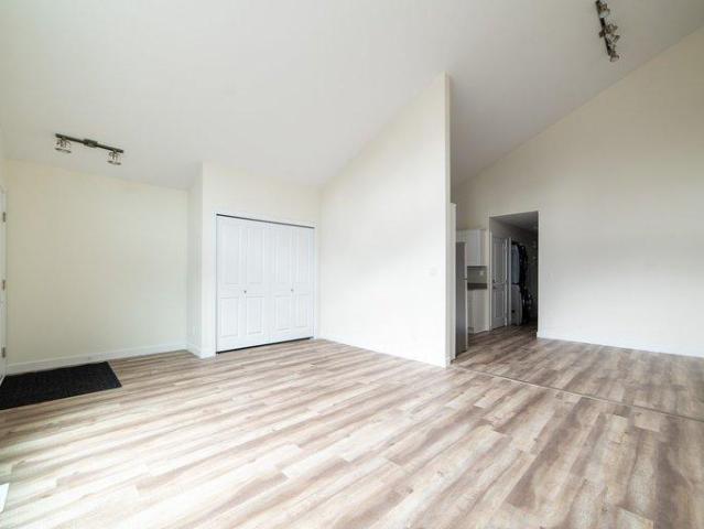 For Rent 2 Bedroom Condo Calgary AB DS104506512