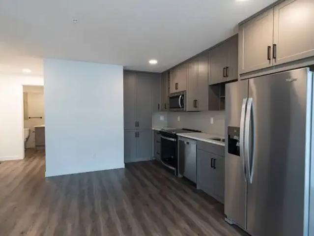 For Rent 2 Bedroom Condo Calgary AB DS104681650