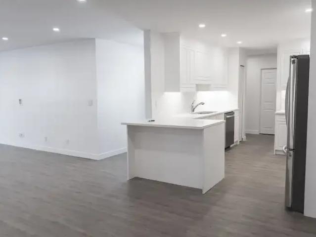 For Rent 2 Bedroom Condo Calgary AB DS104637960