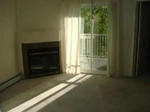For Rent 2 Bedroom Condo Calgary AB DS104910243