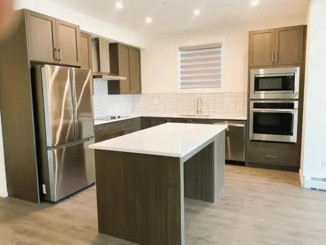 For Rent 2 Bedroom Condo Calgary AB DS105110854