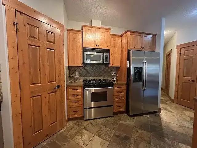 For Rent 2 Bedroom Condo Canmore AB DS104181264