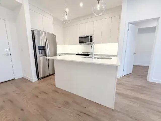 For Rent 2 Bedroom Condo Chestermere AB DS103958697