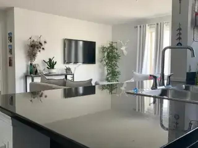 For Rent 2 Bedroom Condo Airdrie AB DS103030688