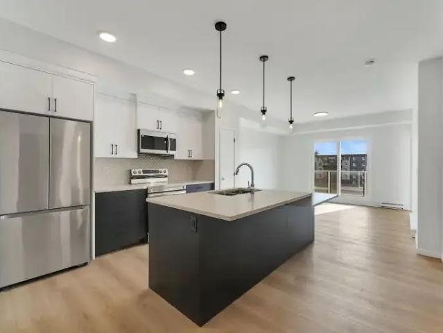 For Rent 2 Bedroom Condo De Winton AB DS104181106